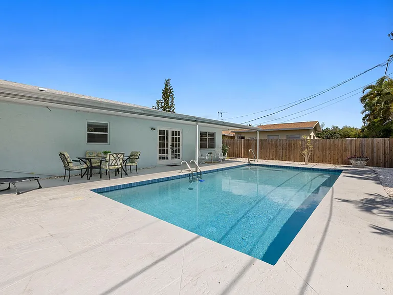 155 Englewood Heights Rd — Photo 14