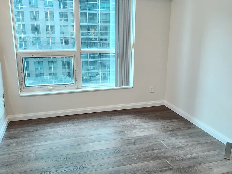 18 Yonge St #1113 — Photo 11