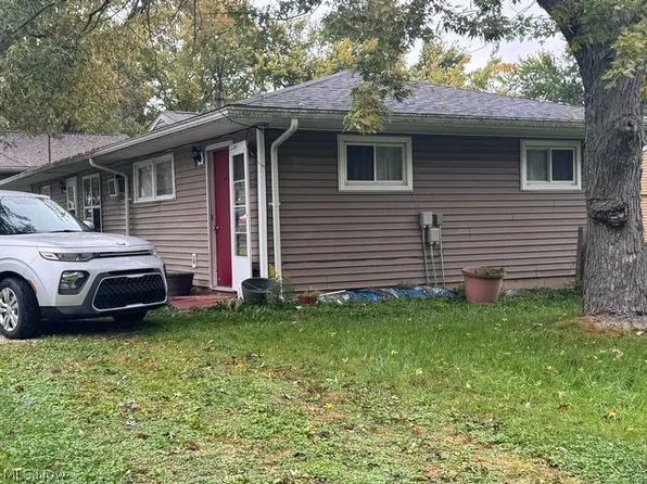 4550 Carroll Ave NW, Warren, OH 44483