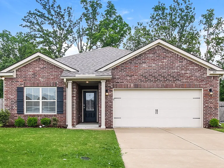 365 Beau Tisdale Dr — Photo 1
