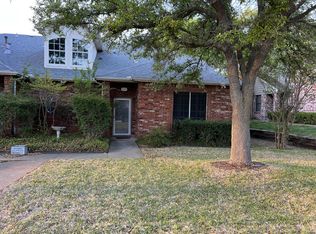 829 Ash Grove Ln, Desoto, TX 75115