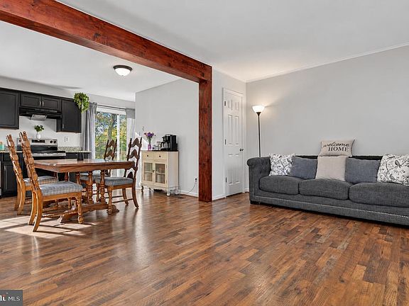 3rd image of 12398 Channelview Dr