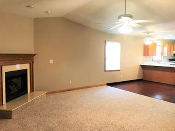 2832 Cronin Dr, Springfield, IL 62711