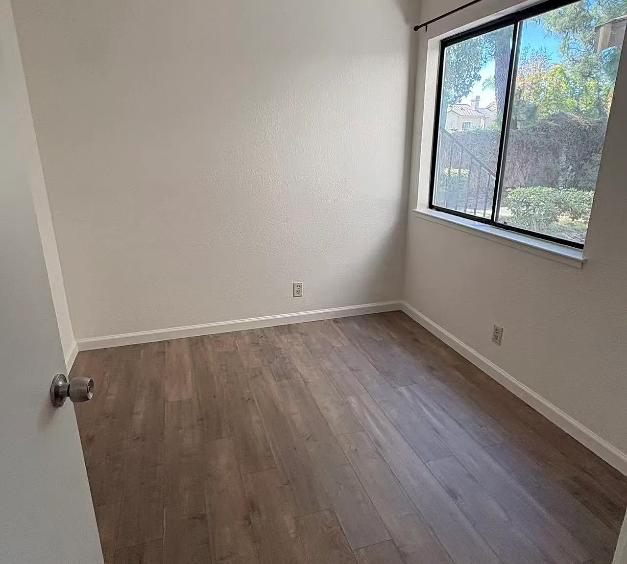 2 bed, 700 sqft, $2,700 — Photo 4