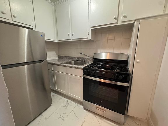 4th image of 425 E 96th St APT 7l
