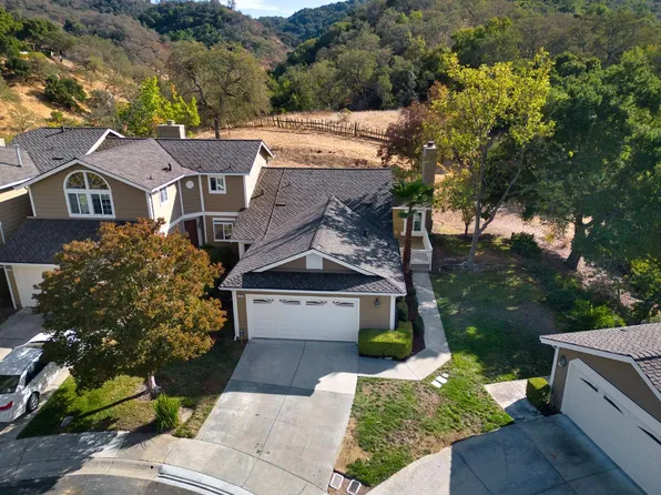 1322 Copper Peak Ln, San Jose, CA 95120