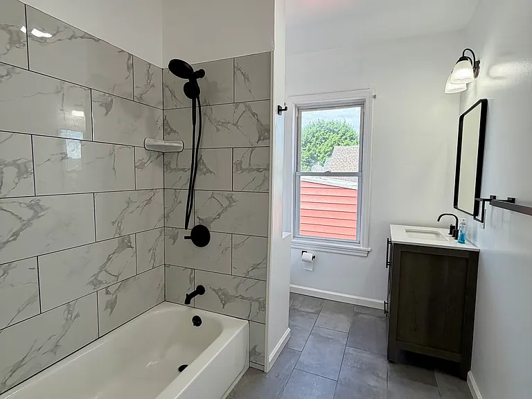 191 Hudson St #2 — Photo 11