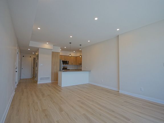 2nd image of 1353 Gosset St