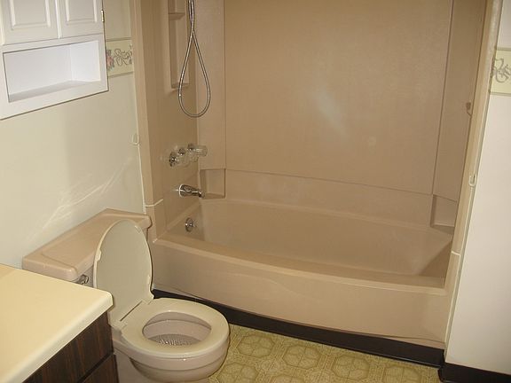 2nd image of 153 Lathrop Ct