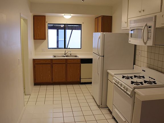 4th image of 4904 68th St #A