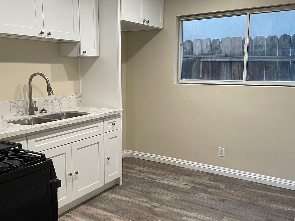 1st image of 14423 S Berendo Ave #4