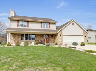 2360 La Rue Ln, Green Bay, WI 54313