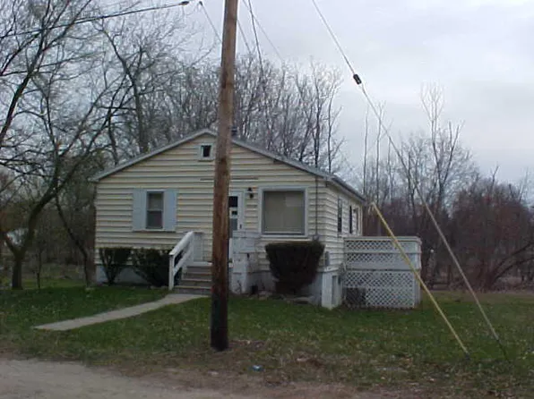 2825 Ruth Ave, Lansing, MI 48910