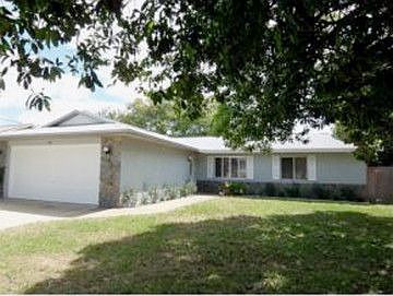 1st image of 985 Lovell Dr