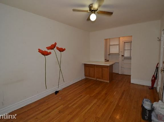 3rd image of 1056 W Lill Ave #Igone