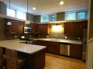 1010 Cherrywood Ln, West Chicago, IL 60185