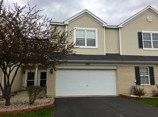 1802 Parkside Dr, Shorewood, IL 60404