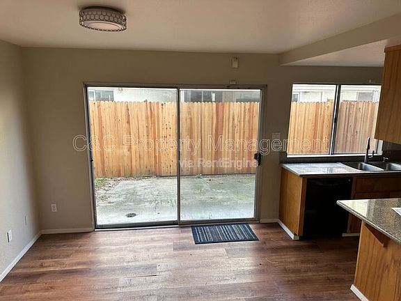 5th image of 1981 Benita Dr Unit 3