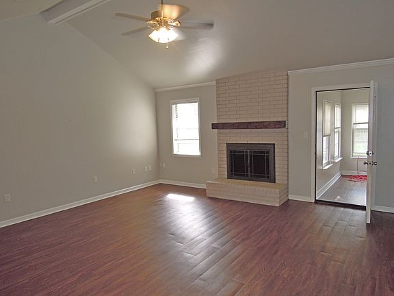 4th image of 22 White Oak Cir