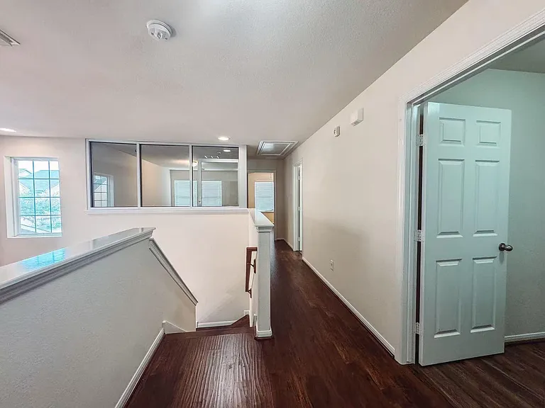3923 Calgary Cir — Photo 11