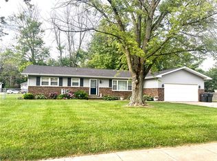 635 W Wildwood Dr, Mt Zion, IL 62549
