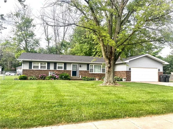 635 W Wildwood Dr, Mt Zion, IL 62549