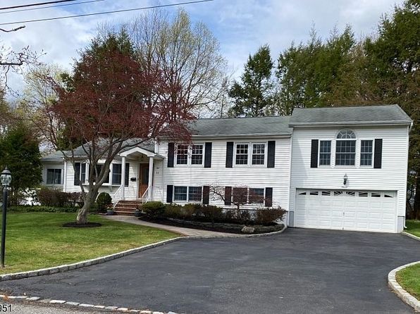 11 Knapp Ave