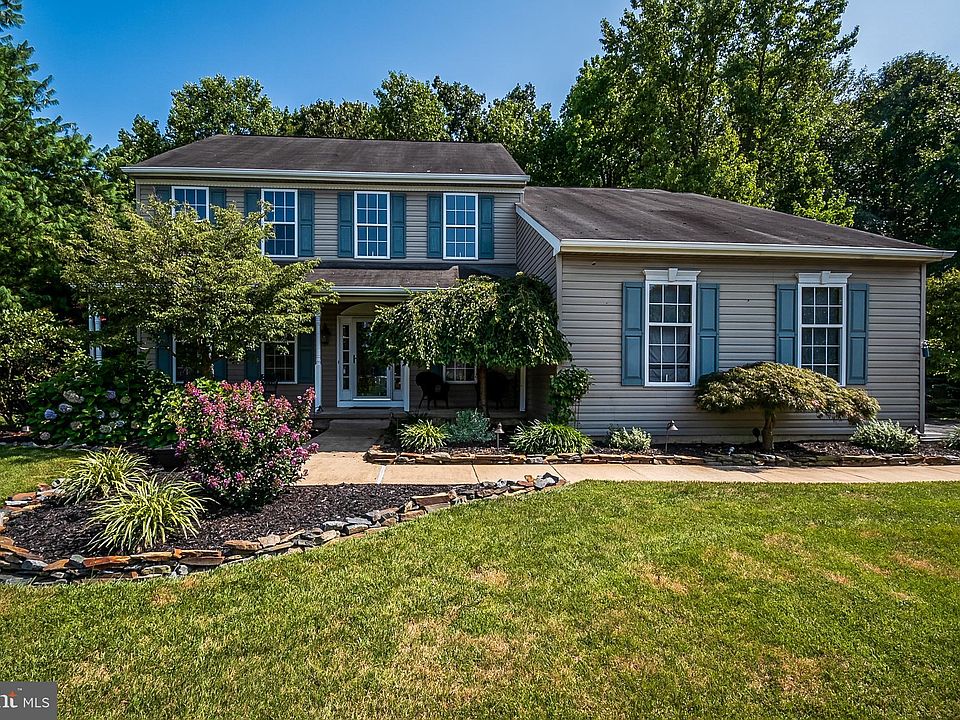 1st image of 9 Rose Hill Dr
