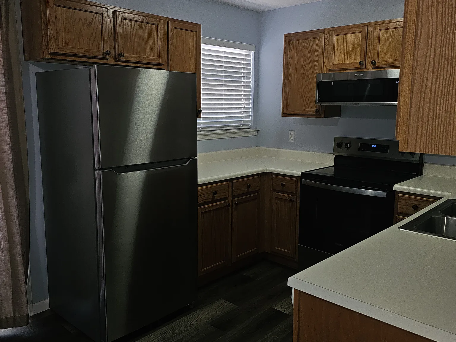 2 bed, 1025 sqft, $1,300 — Photo 4
