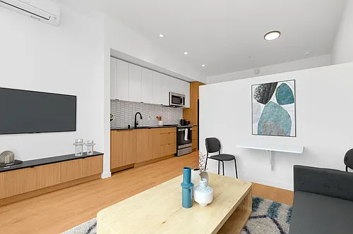 Floor plan 204