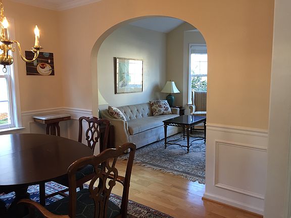 3rd image of 2405 Summit Dr