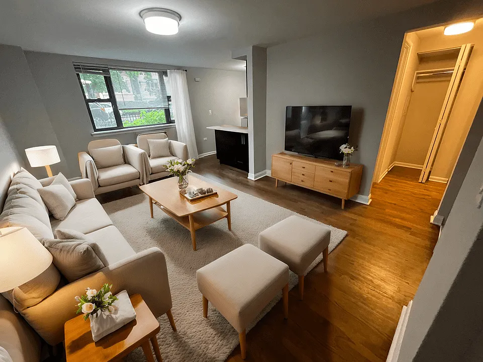 Oakdale Terrace - 525 W Oakdale Ave