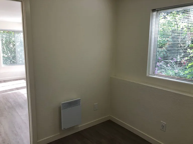 8732 Phinney Ave N #B1 — Photo 33