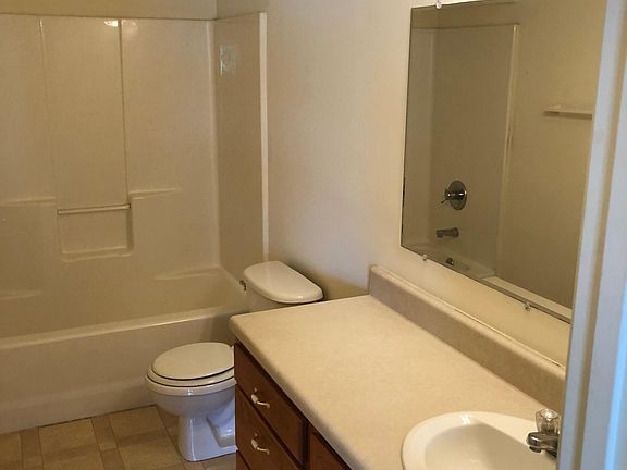 5th image of 324 Breezewood Dr