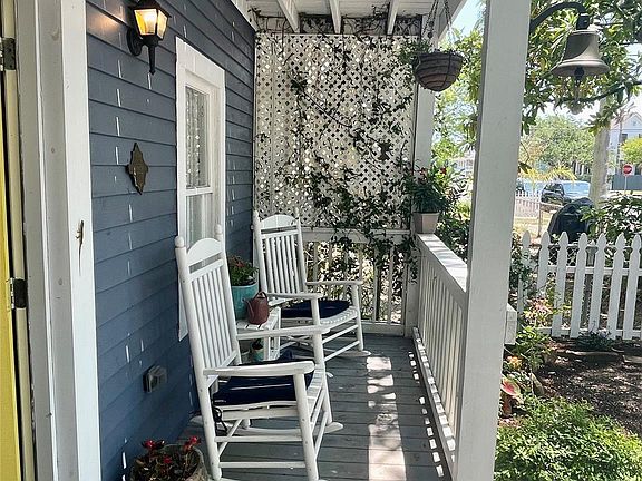 4th image of 1812 Avenue M