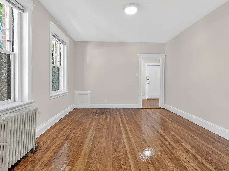 28 Langdon St #10 — Photo 3