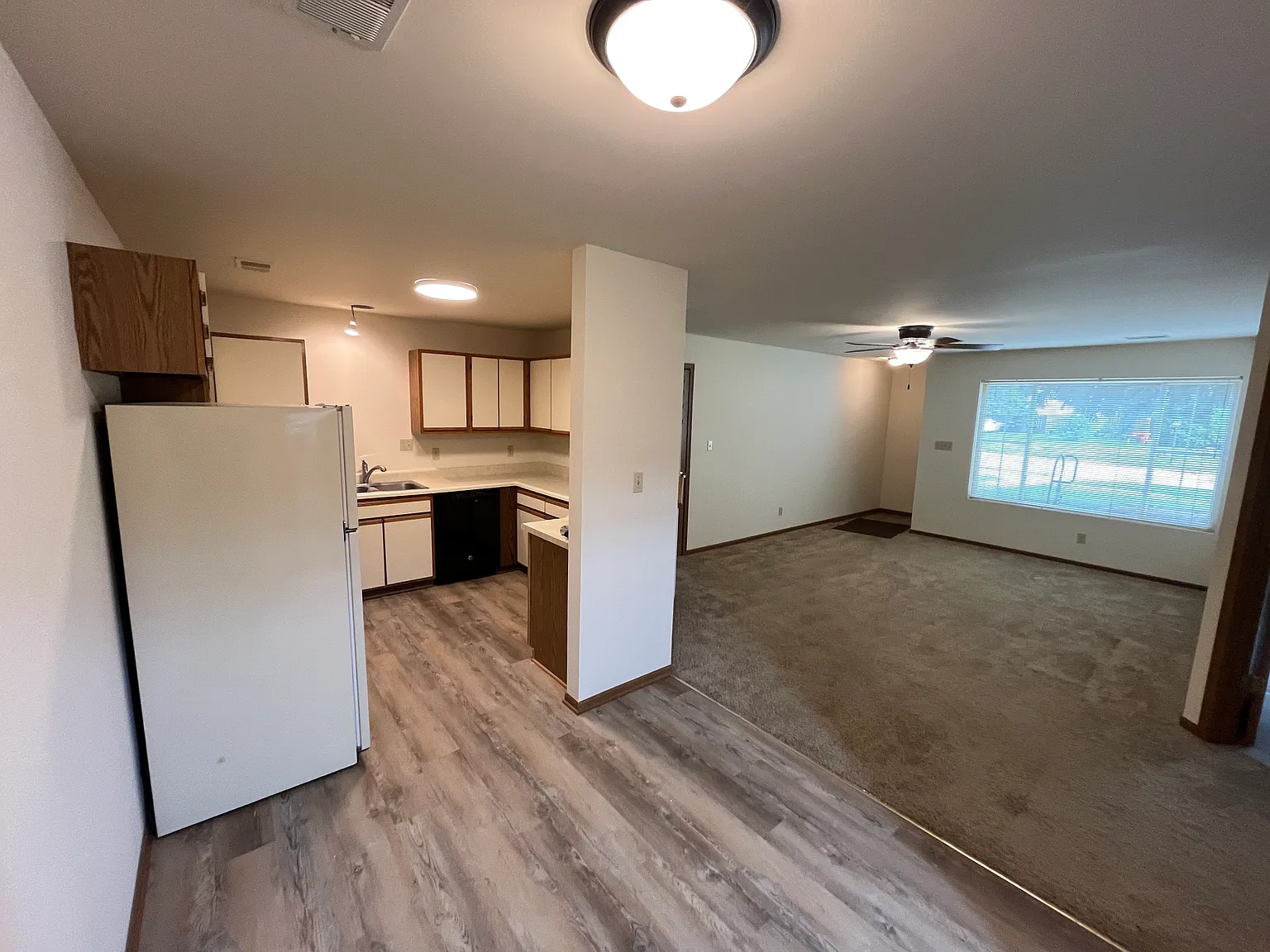 52 W North Ave — Photo 2