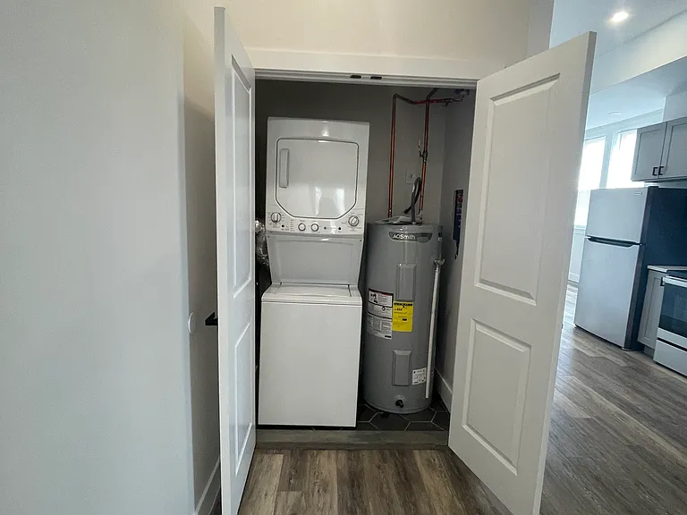 5601 Lansdowne Ave #2 — Photo 9