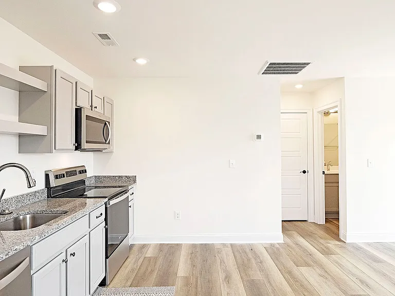 6842 Chancery Ln — Photo 2