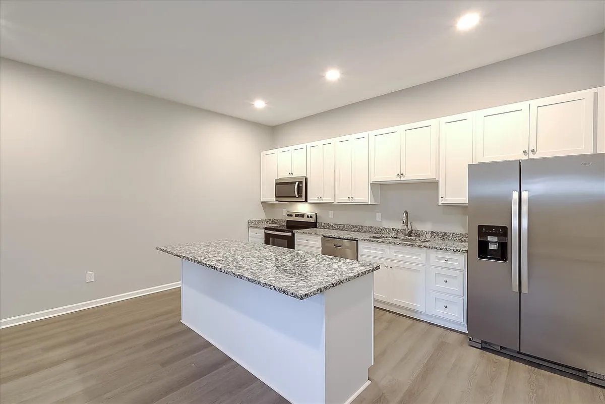 1 bed, 845 sqft, $1,325 — Photo 3