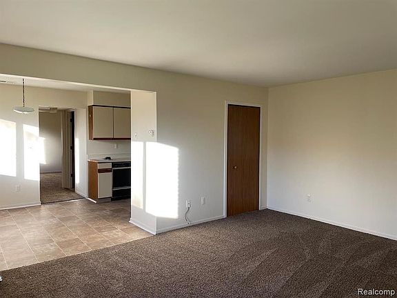 4th image of 20951 Flora St APT 101