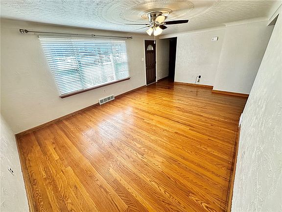 3rd image of 625 Thomas Richard Ln