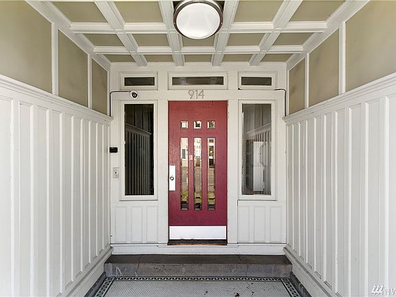 4th image of 914 N Tower Ave