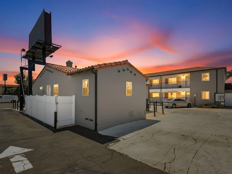 1470 Rosecrans Street — Photo 23