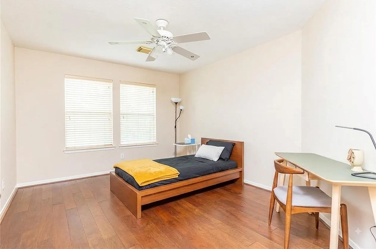 4 bed, 3.5 bath, 2943 sqft, $2,495 — Photo 4