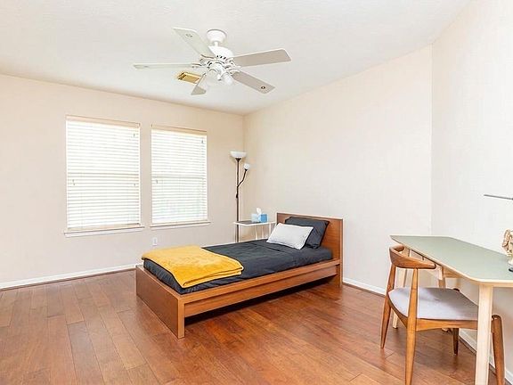 4th image of 4815 Schiller Park Ln