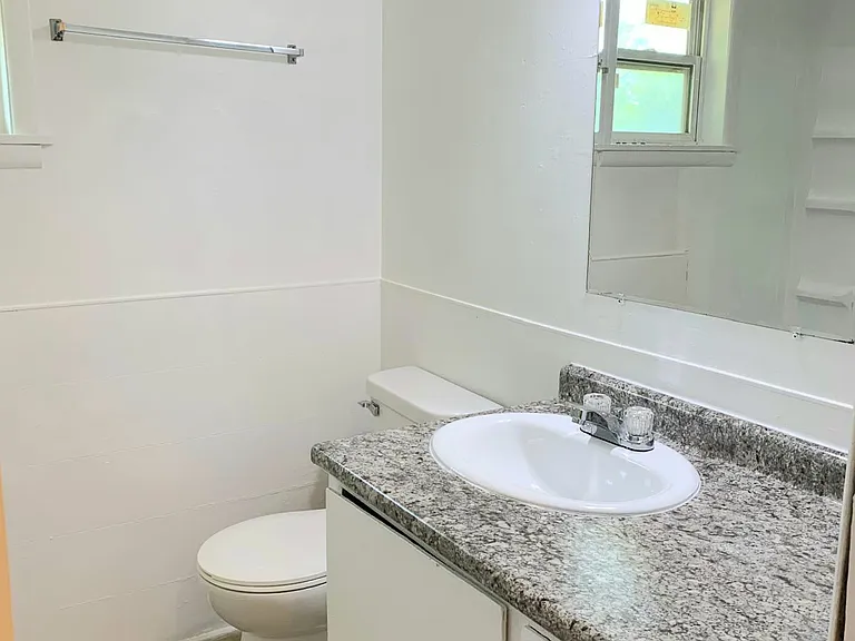 304 Hammons Ave #1 — Photo 4