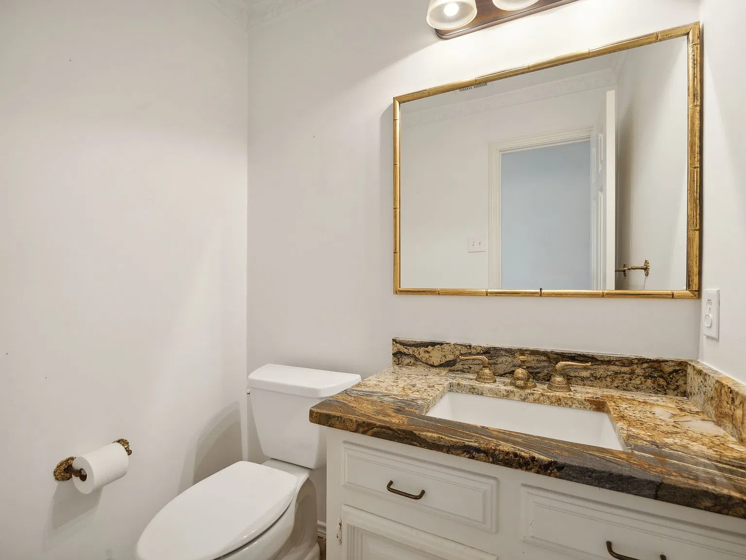 3 bed, 2.5 bath, 2128 sqft, $3,350 — Photo 4