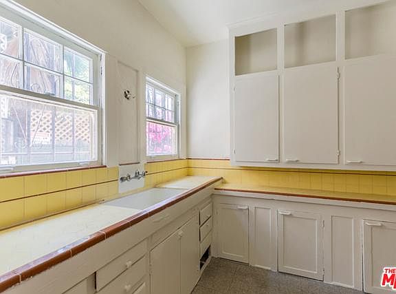4th image of 7360 Hollywood Blvd APT A