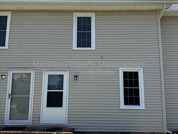 2nd image of 210 Milford St Unit B
